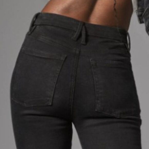 Brand New Good American Pull-On High-Rise Flare Jeans - Picture 6 of 10